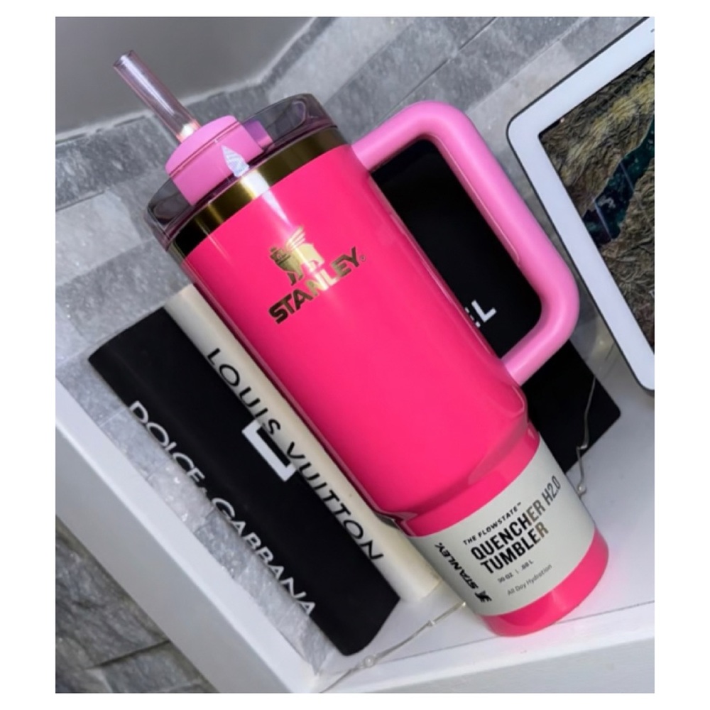 โ SOLDโ NEW Stanley Pink Parade Tumbler 30 oz - Picture 1 of 4